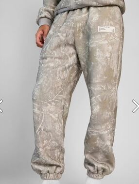 COMFRT Camo Sweatpants Silver Birch Size M NWOT